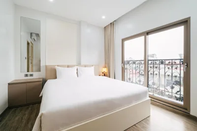Chambre King avec balcon — The Serenity Hanoi